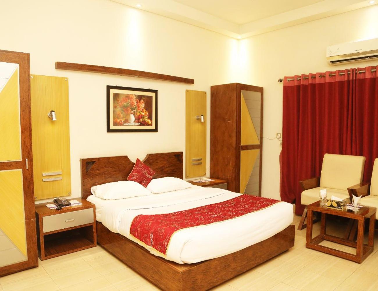 Hotel The Grand Regency à Bahawalpur Extérieur photo