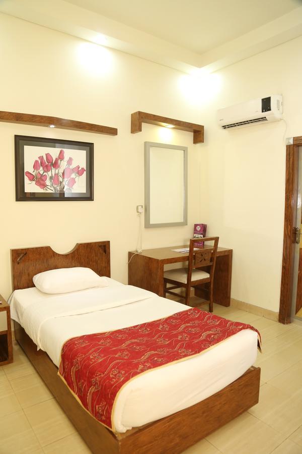 Hotel The Grand Regency à Bahawalpur Extérieur photo